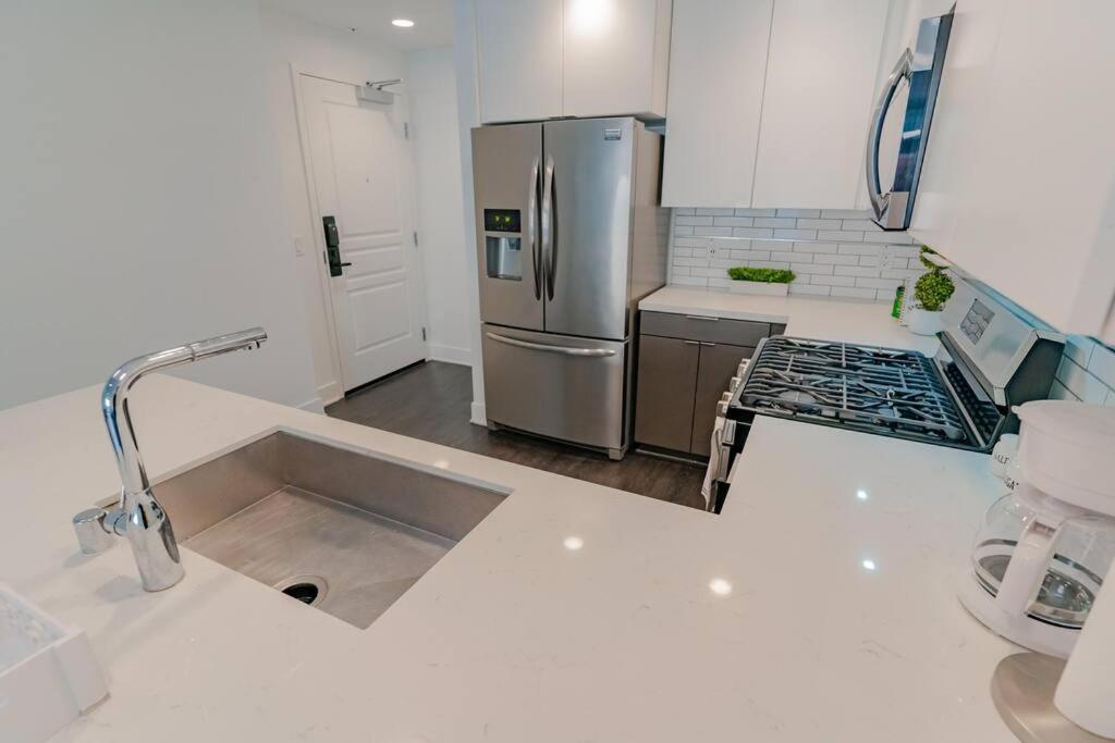 Downtown Paradise Escape With 2 Pools / Hot Tubs Apartamento Los Ángeles